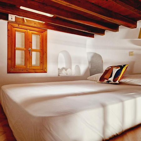 Mykonos Town Bright & Relaxing Loft With Attic Room In The Heart Of Mykonos City חדר תמונה